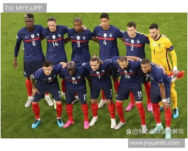 足球明星惊人一幕扔刀视频合集展现运动员的另类风采与精彩瞬间