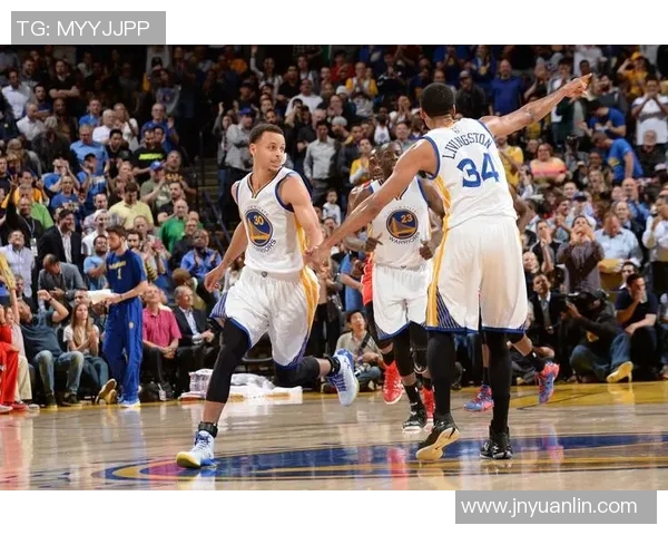 勇士与爵士对决分析大小分预测与赛前展望